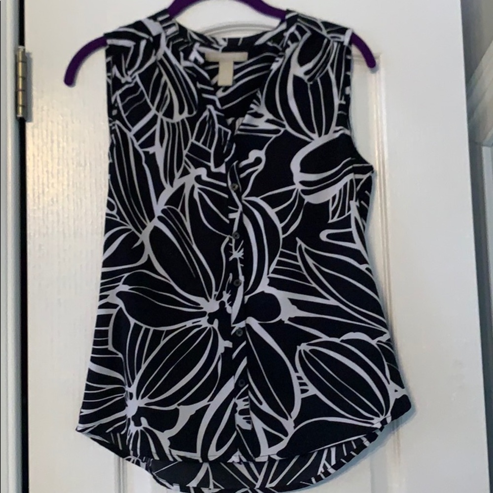Banana Republic black and white print top